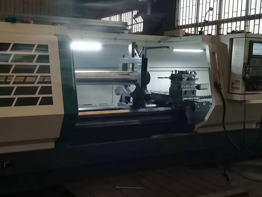 Plej novaj Tendencoj kaj Teknologiaj Noviĝoj en la CNC-Maŝinindustrio